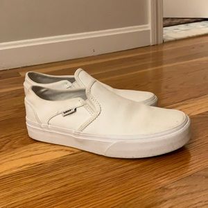 White vans slip on